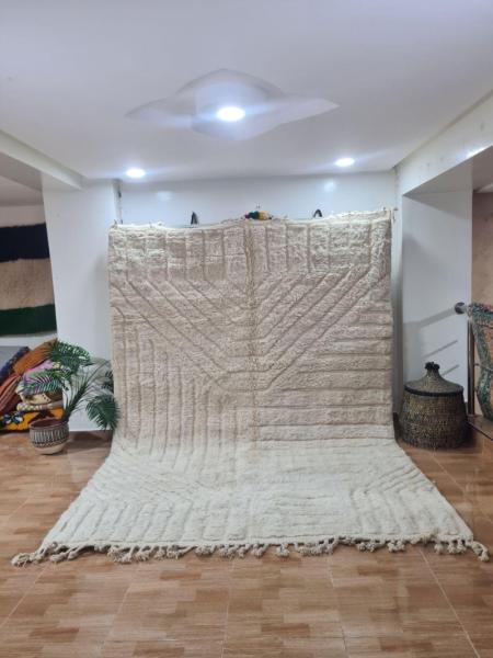 White Rafam Marokkaans handgemaakt tapijt